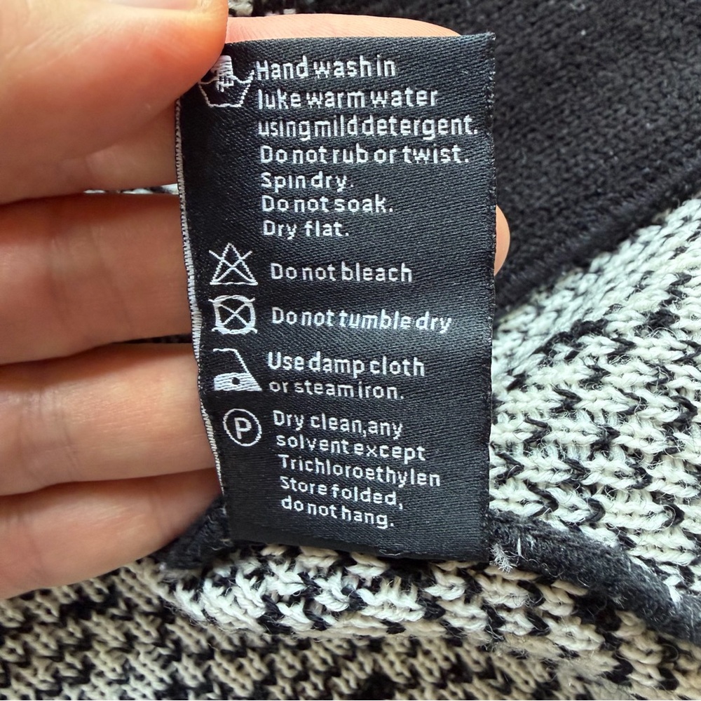 Norlender 100% Wool Black and White Patterned Women's Vest XXL - Picture 13 of 14